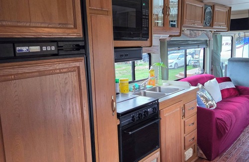 Greenwood House | Beautiful motorhome, great for someone with kids or just a casual stay.