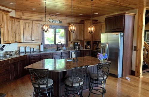 Pisgah Forest House | Beautiful Mountain Views - 5BR & 4.5 Bath - Grand Home on 2 Acres, Best Location
