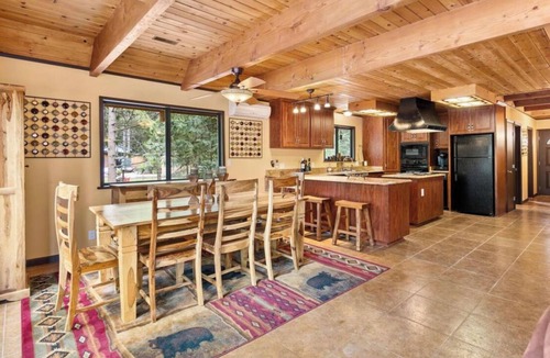 Placerville Ski Chalet | Beautiful Mountain Chalet- Sierra Tahoe Area