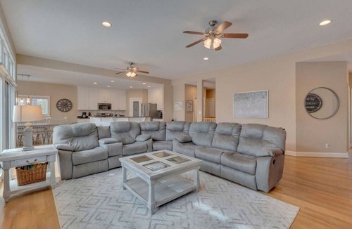 Nellysford Apartment | Beautiful Mountain Getaway 5Bd, Wineries, Breweries, Golk, Hiking, New Arcade!