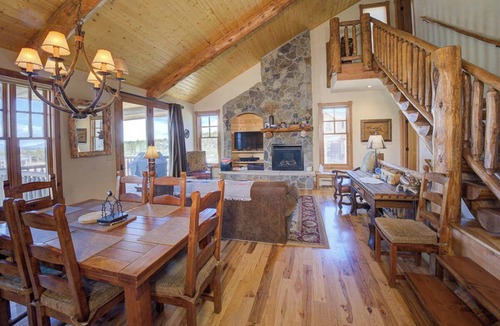 Fraser Cabin | Beautiful Mountain Home-Great Views-Hot Tub-Free Resort Shuttle-Toddler Friendly