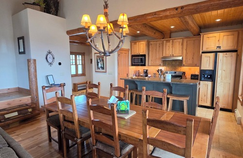 Fraser Cabin | Beautiful Mountain Home-Great Views-Hot Tub-Free Resort Shuttle-Toddler Friendly