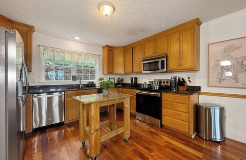 Wolf Laurel House | Beautiful Mountain Home: 6BR/4BA Hot Tub+Game Room+Golf+Views