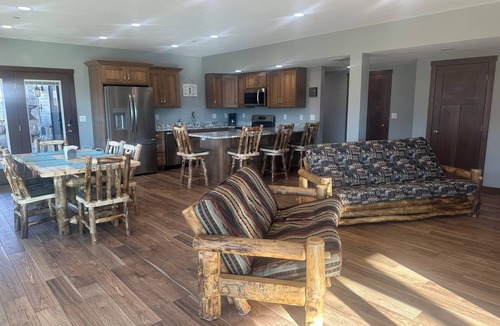 Mountain Green Apartment | Beautiful Mountain Home with Amazing views.