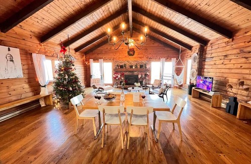 Cambridge Ski Chalet | Beautiful mountain retreat