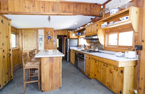 Town of Dover House | Beautiful mountaintop getaway for peace and quiet