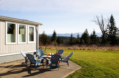 Woods Creek House | Beautiful Mountain View home in private setting