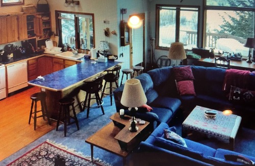 Blue River House | Beautiful Mtn Haus in Blue River. 10 mins from skiing.