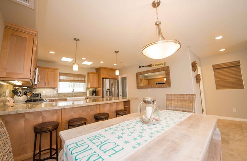 Mission Beach House | Beautiful N. Mission Beach house, AC, Steps to the Ocean and bay, 250+ 5star