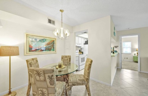 Golden Gate Condo | Beautiful Naples Condo 2/2, 55+ community!