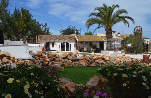 Jalon Villa | Beautiful nature villa for rent in Jalon. Near the beach of Calpe ...