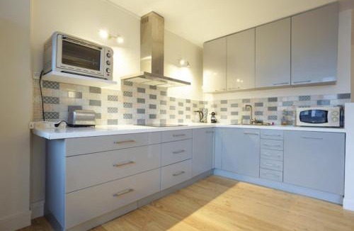 Levallois-Perret Apartment | Beautiful new Apartment with carpark
