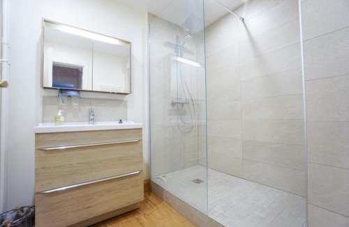 Levallois-Perret Apartment | Beautiful new Apartment with carpark