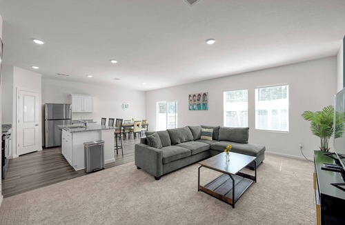 Montgomery House | Beautiful New Build + Central Location + King Bed & Tv's in Every Room