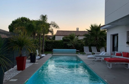 Saussan House | Beautiful new house with pool