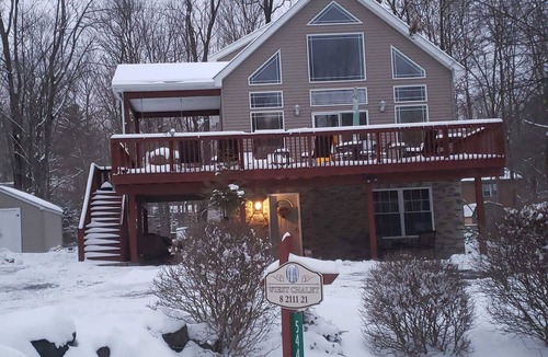 Pocono Lake Ski Chalet | Beautiful New Pocono Chalet!
