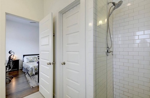 Rosewood House | BEAUTIFUL *New Property* just 1 mile from downtown Austin