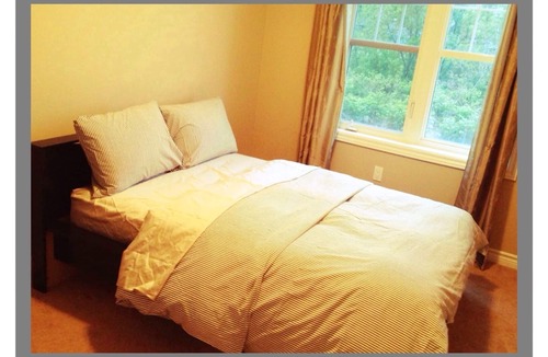 Rideau Heights House | Beautiful New Riverside Townhouse