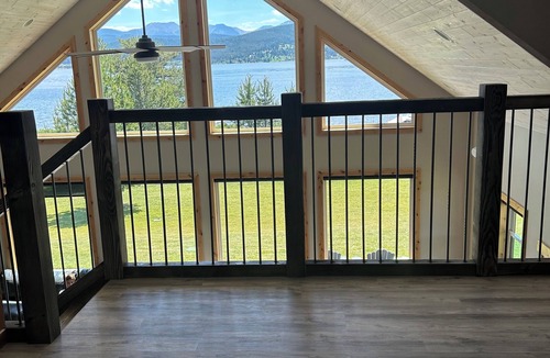 Georgetown Cabin | Beautiful New Waterfront Cabin with Sauna!