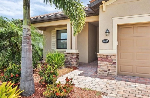 Bradenton House | Beautiful, Newer Home in River Strand! Endless Fun!