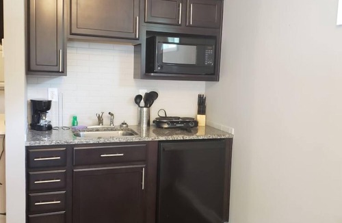 Queensbury Apartment | Beautiful Newly Built Cottages!