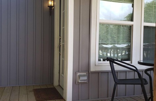 Queensbury Apartment | Beautiful Newly Built Cottages!