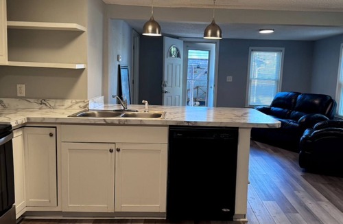 Concord House | Beautiful newly remodeled fully furnished 1-bedroom guest house Concord, NC.
