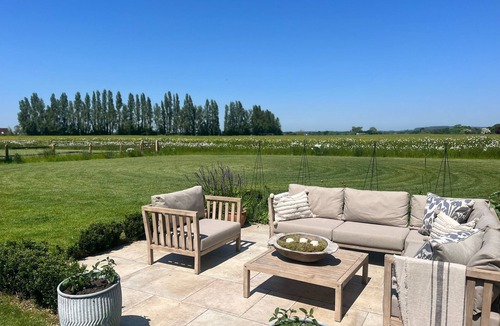 Bosham House | Beautiful Oasis Near Waterfront