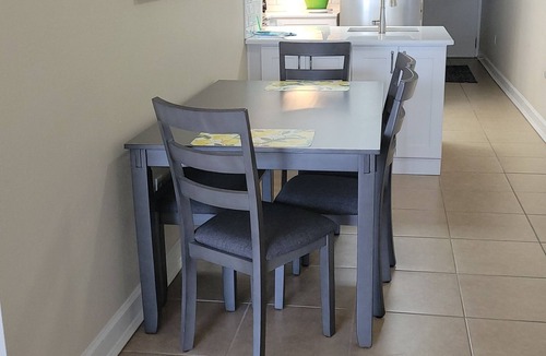 Jacksonville Beach Condo | Beautiful OCEANFRONT 2/2 on 3rd floor is end-unit w elevator and wrap balcony