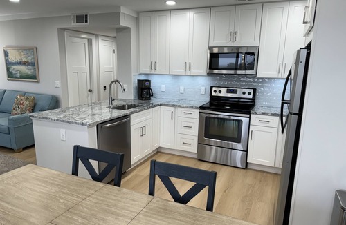 Folly Field Condo | Beautiful! Ocean View 2BR 2BA Villa - Steps from Beach