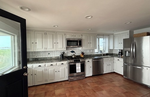 Brant Rock House | Beautiful Ocean Beachfront 3 Bedroom Home