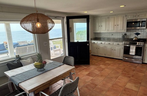 Brant Rock House | Beautiful Ocean Beachfront 3 Bedroom Home