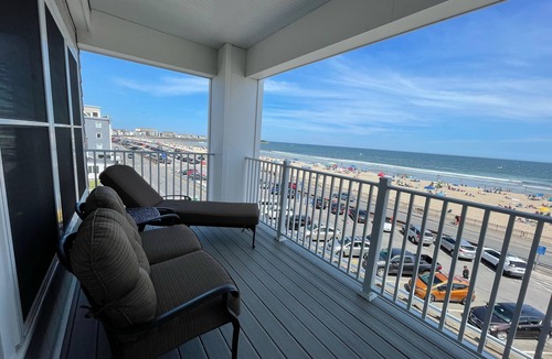 Hampton Condo | Beautiful Ocean beach condo