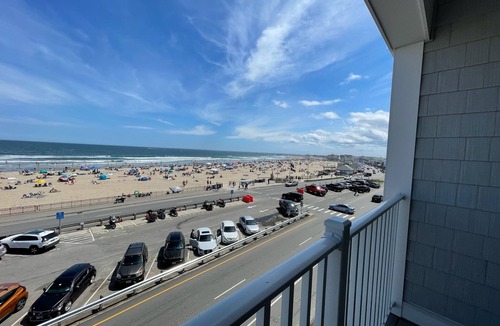 Hampton Condo | Beautiful Ocean beach condo