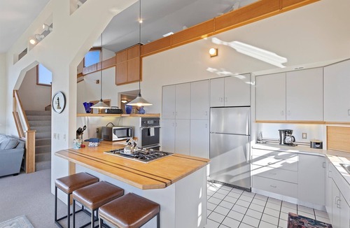 Roads End House | Beautiful Ocean View - Easy Beach Access