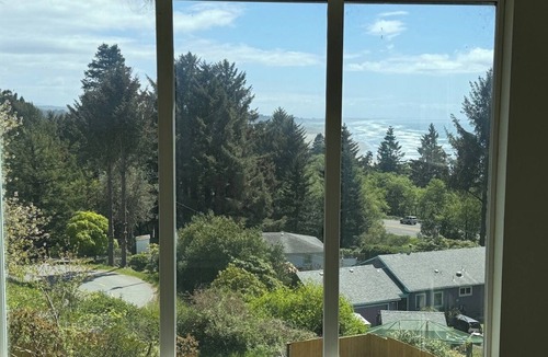 Westhaven-Moonstone Apartment | Beautiful Ocean View Apartment by Moonstone Beach