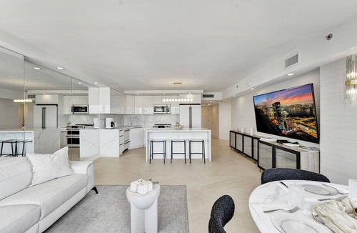 Mid Beach Apartment | Beautiful Oceanfront 3BDR Condo/801
