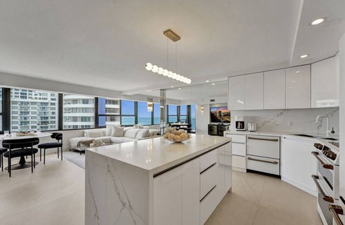 Mid Beach Apartment | Beautiful Oceanfront 3BDR Condo/801