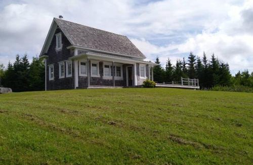 Guysborough County House | Beautiful oceanfront cottage