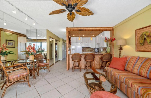 Maalaea Condo | BEAUTIFUL OCEANFRONT CONDO* EXCELLENT VIEW* PERFECT LOCATION & A/C