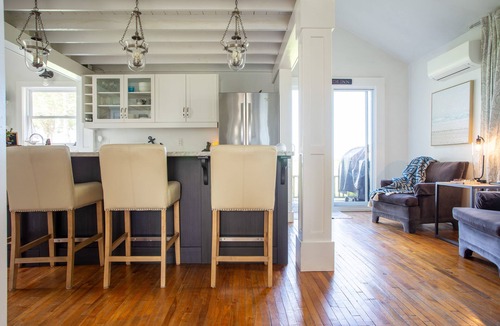 Newport Landing House | Beautiful Oceanfront Home on the Minas Basin