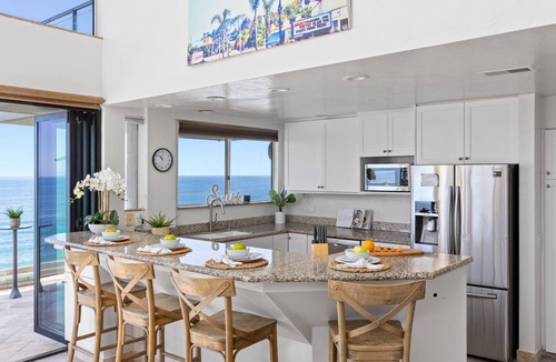 Leucadia House | Beautiful Oceanfront Sanctuary E952-0
