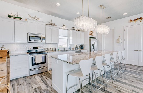 Port Bolivar House | Beautiful oceanfront home with expansive decks