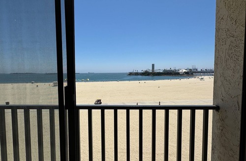 Alamitos Beach Condo | Beautiful Oceanfront Studio in Heart of Long Beach