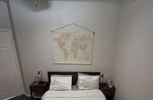 Fort Worth House | Beautiful one bedroom with gym access