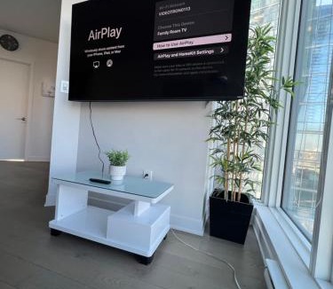 Downtown Montreal Apartment | Beautiful one bedroom downtown Condo with pool and free parking