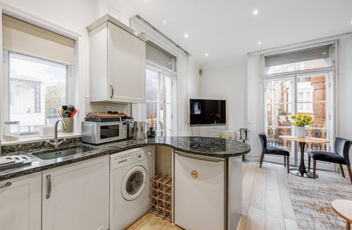 Belgravia Apartment | Beautiful One Bedroom Flat in Knightsbridge