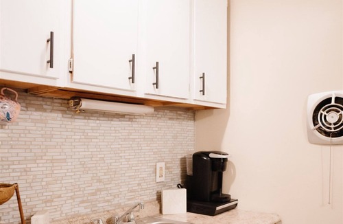 Neighborhood of the Arts Apartment | Beautiful One Bedroom Apartment in The Neighbor of the Art
