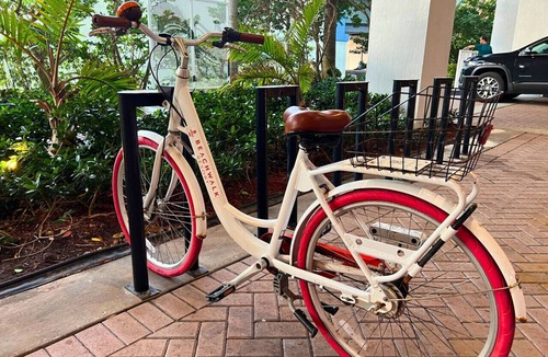 Hallandale Beach Apartment | Beautiful one bedroom apartment with Nice View