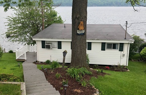 Sennett House | Beautiful Otisco Lake Waterfront Retreat